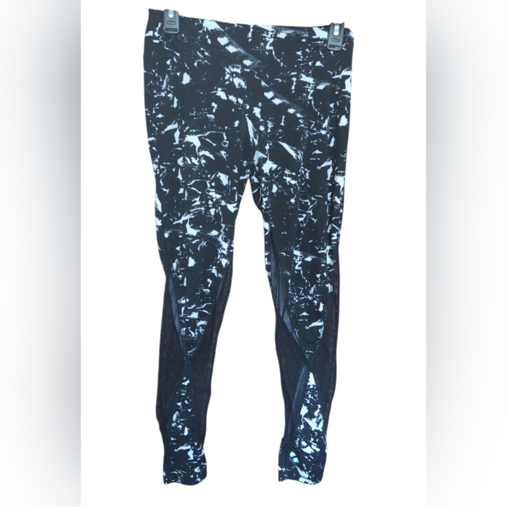 V12 Black and White Abstract Yoga Leggings Size Small.